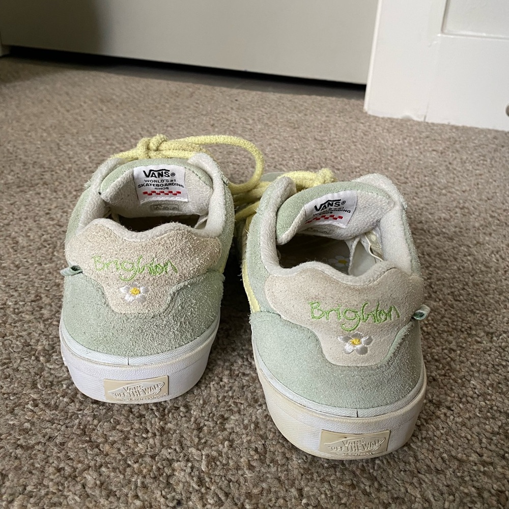 Vans Brighton Pastel Green Daisy Sneakers - Picture 4 of 8